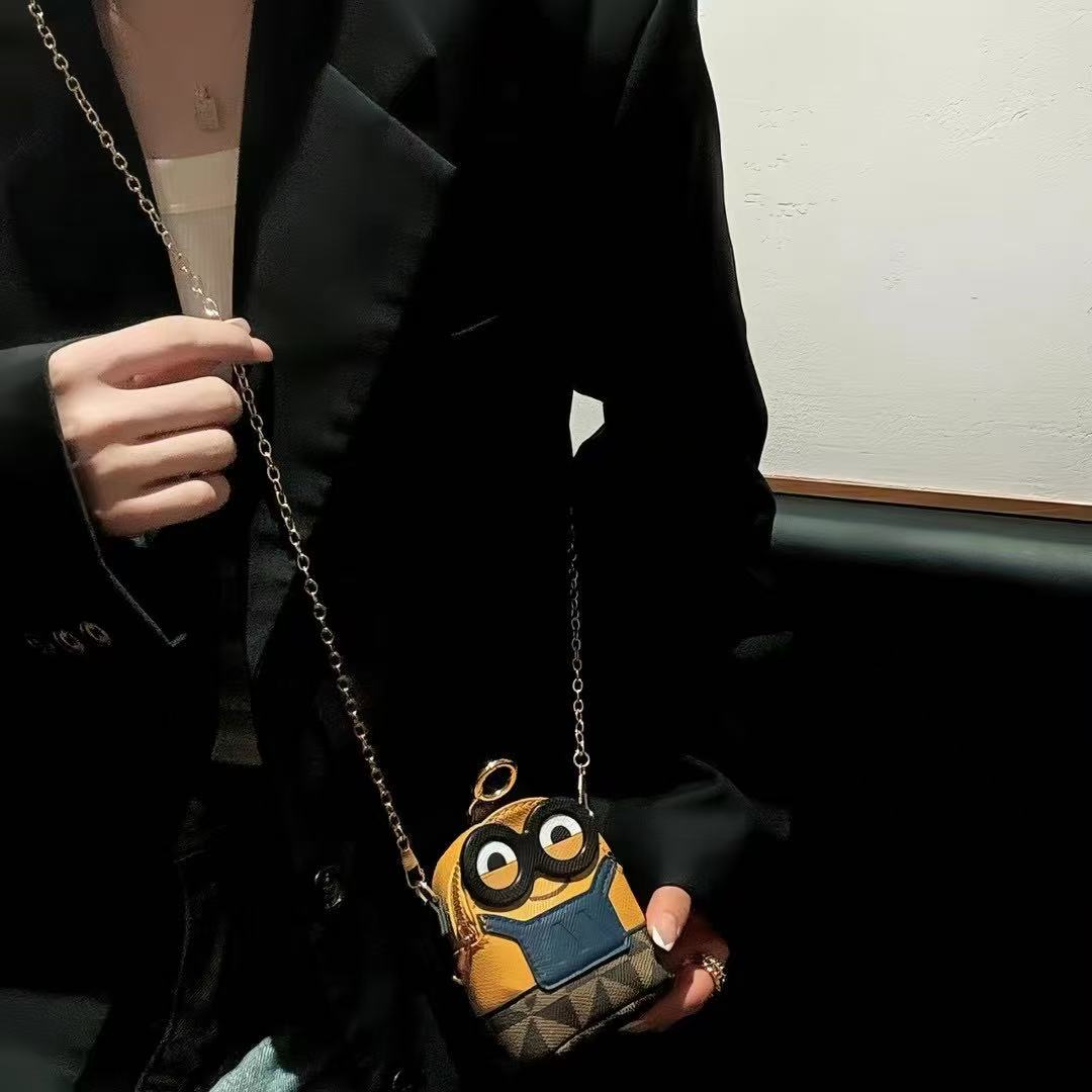 Fashionable and cute crossbody headphone bag