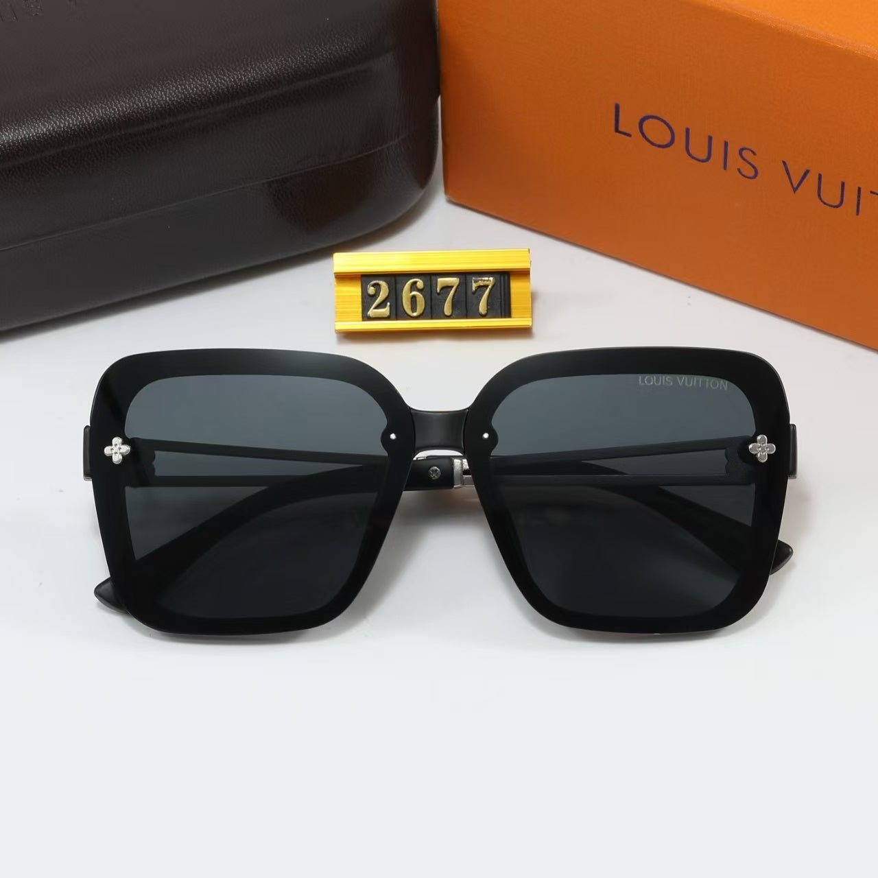 Classic And Stylish Large Frame Sunglasses-With Gift Box