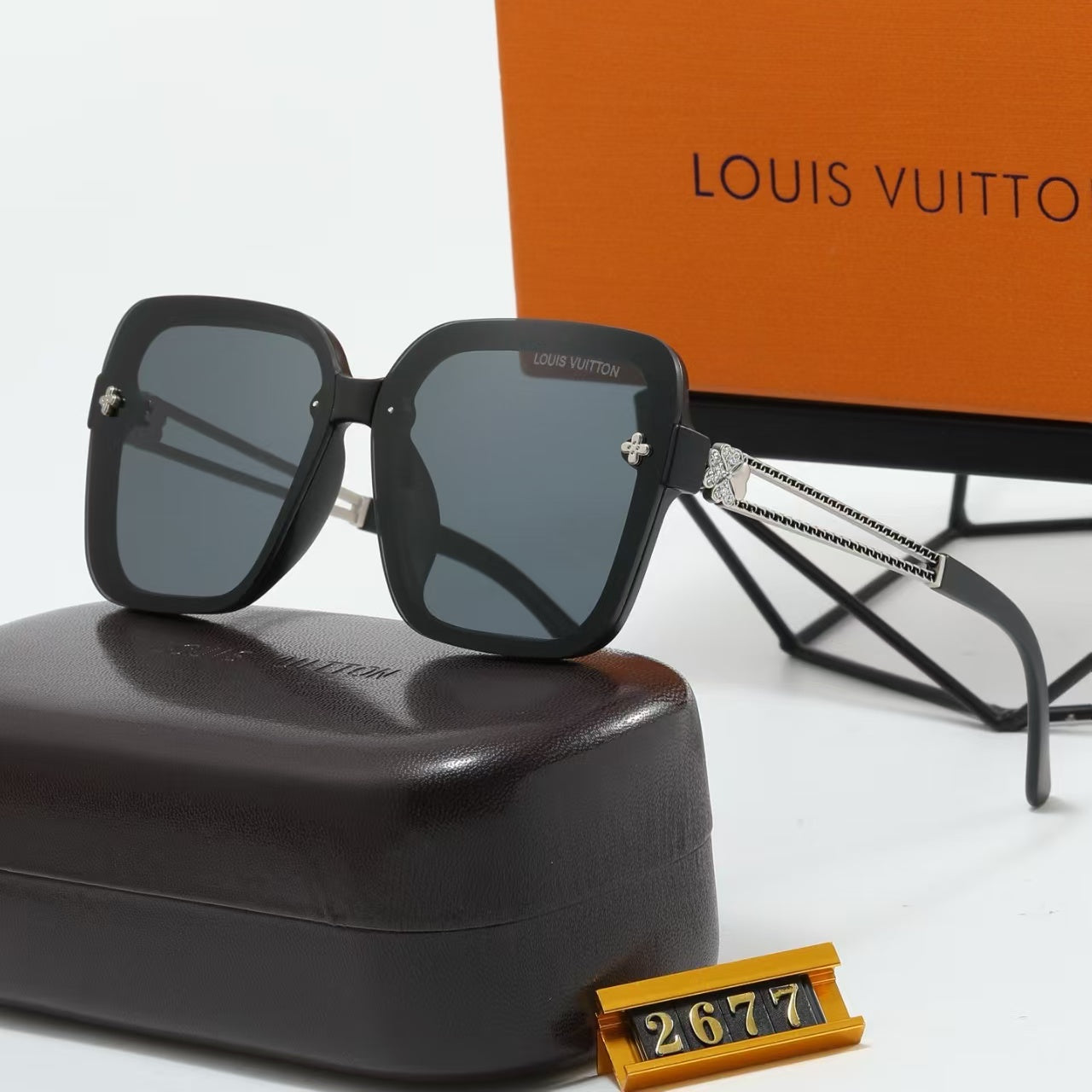 Classic And Stylish Large Frame Sunglasses-With Gift Box