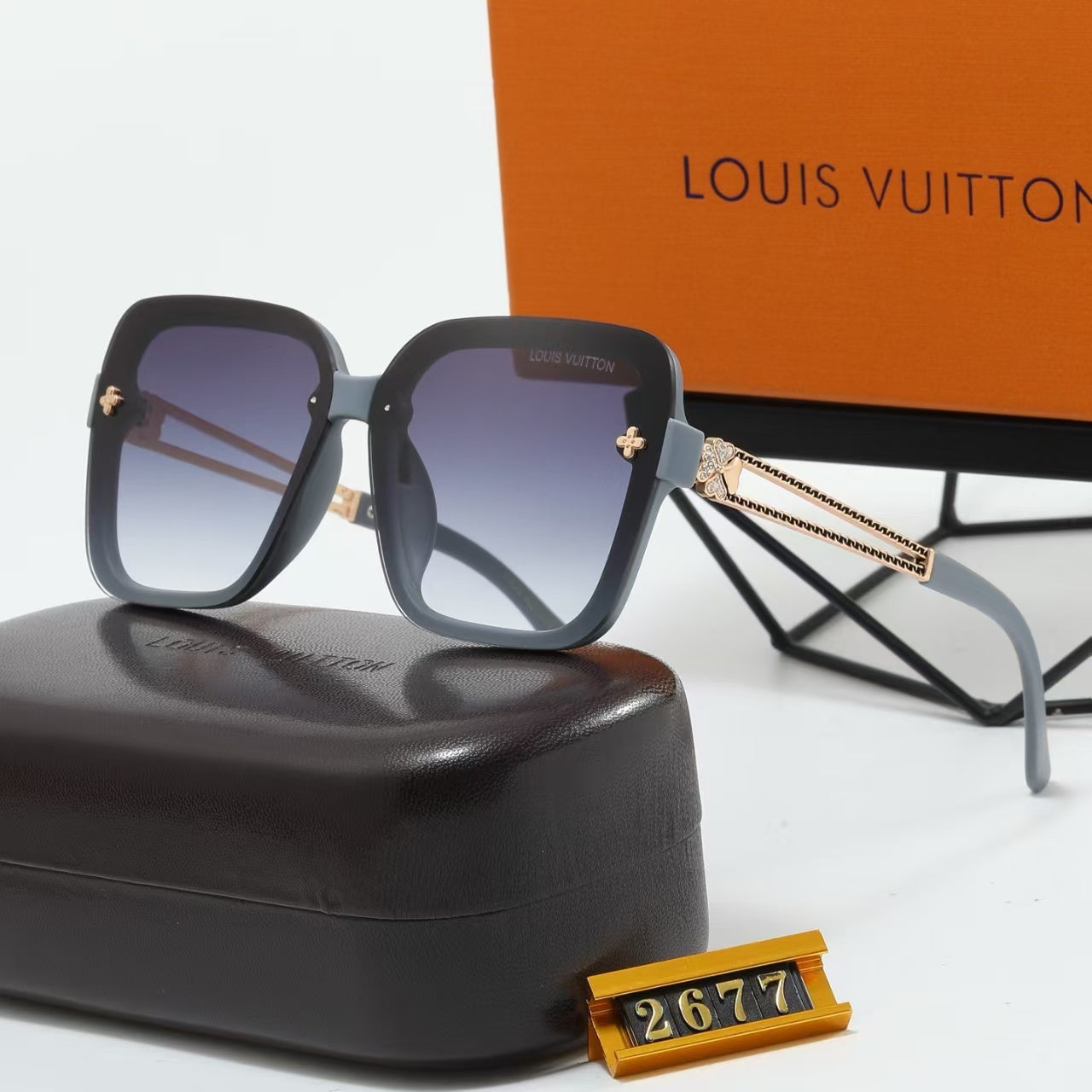 Classic And Stylish Large Frame Sunglasses-With Gift Box