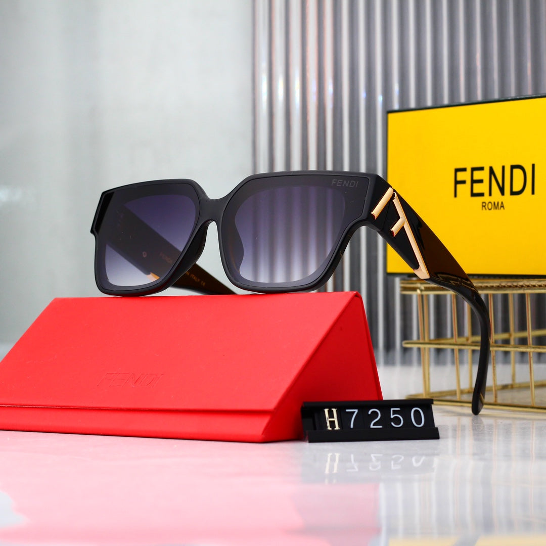 Iconic Trendy Sunglasses