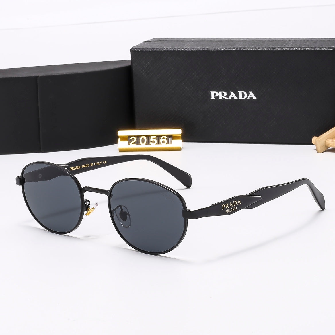Classic Sunglasses: Trendy Pick