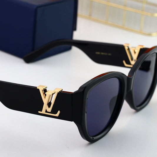 Trendy Iconic Sunglasses Pick