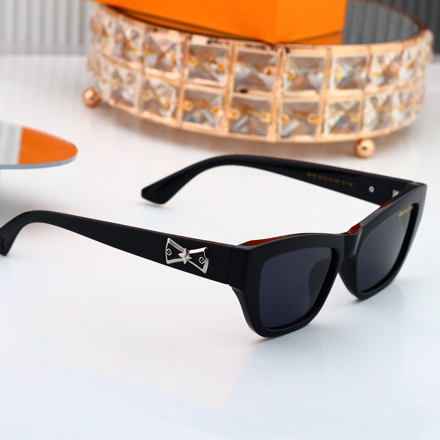 Trendy Classic Sunglasses Now