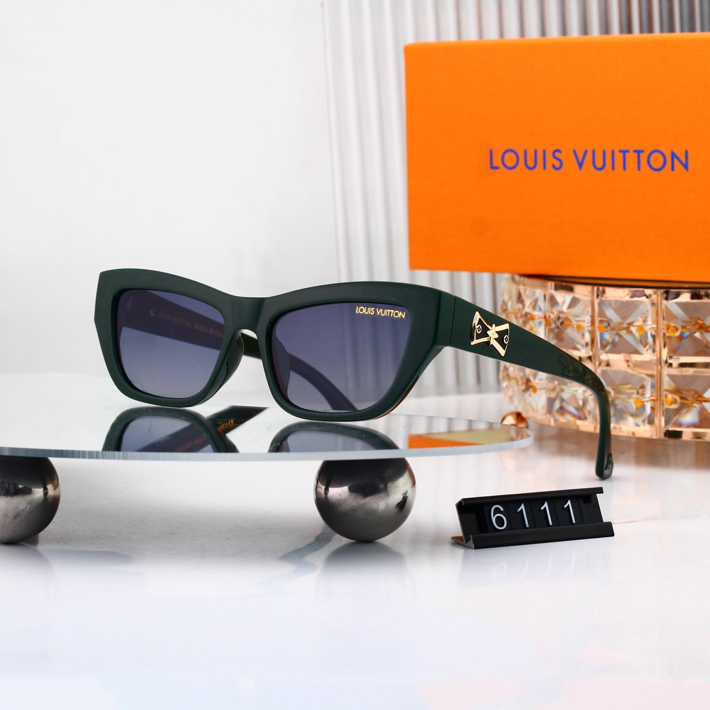 Trendy Classic Sunglasses Now