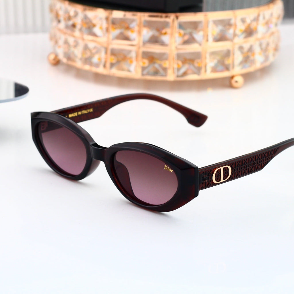 Classic Shades: Trendy & classic
