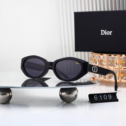 Classic Shades: Trendy & classic