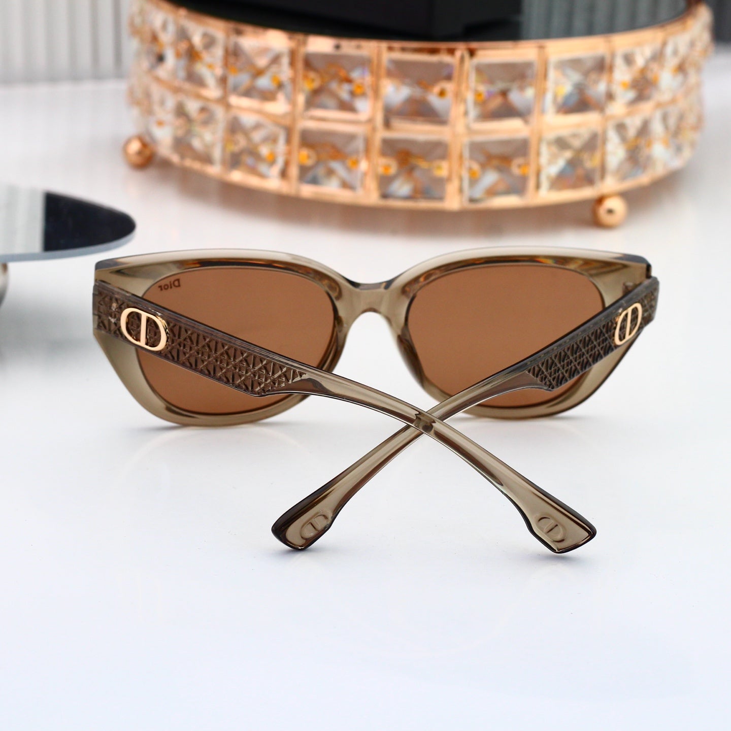 Classic Sunshades: Iconic Grace