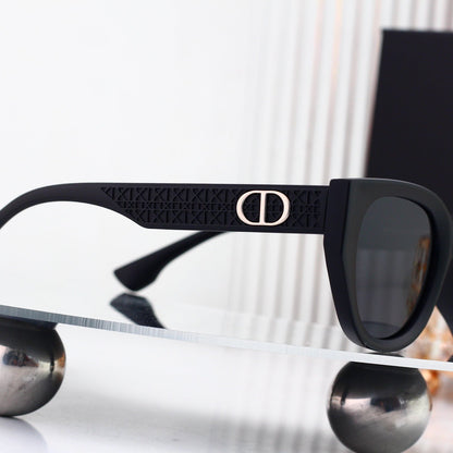 Classic Sunshades: Iconic Grace