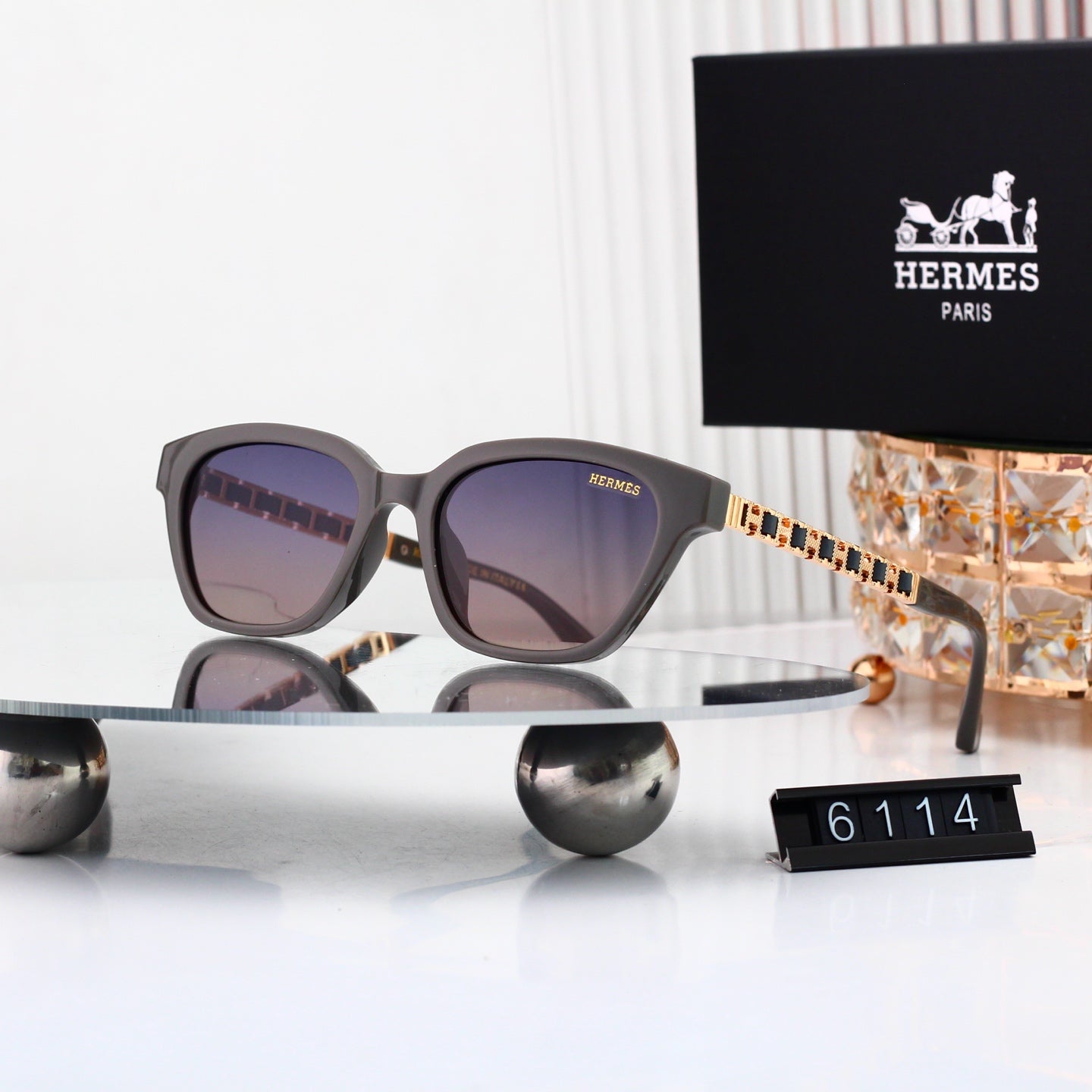 Classic Fashion Sun Glasses Pick