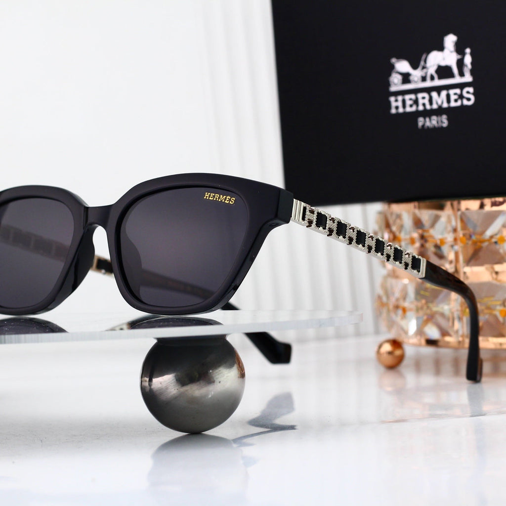 Classic Fashion Sun Glasses Pick