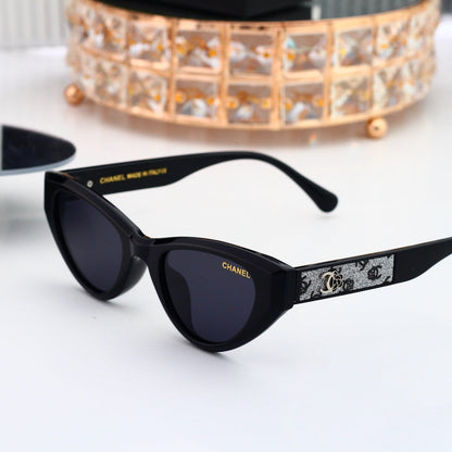 Timeless Iconic Sunglasses Essential
