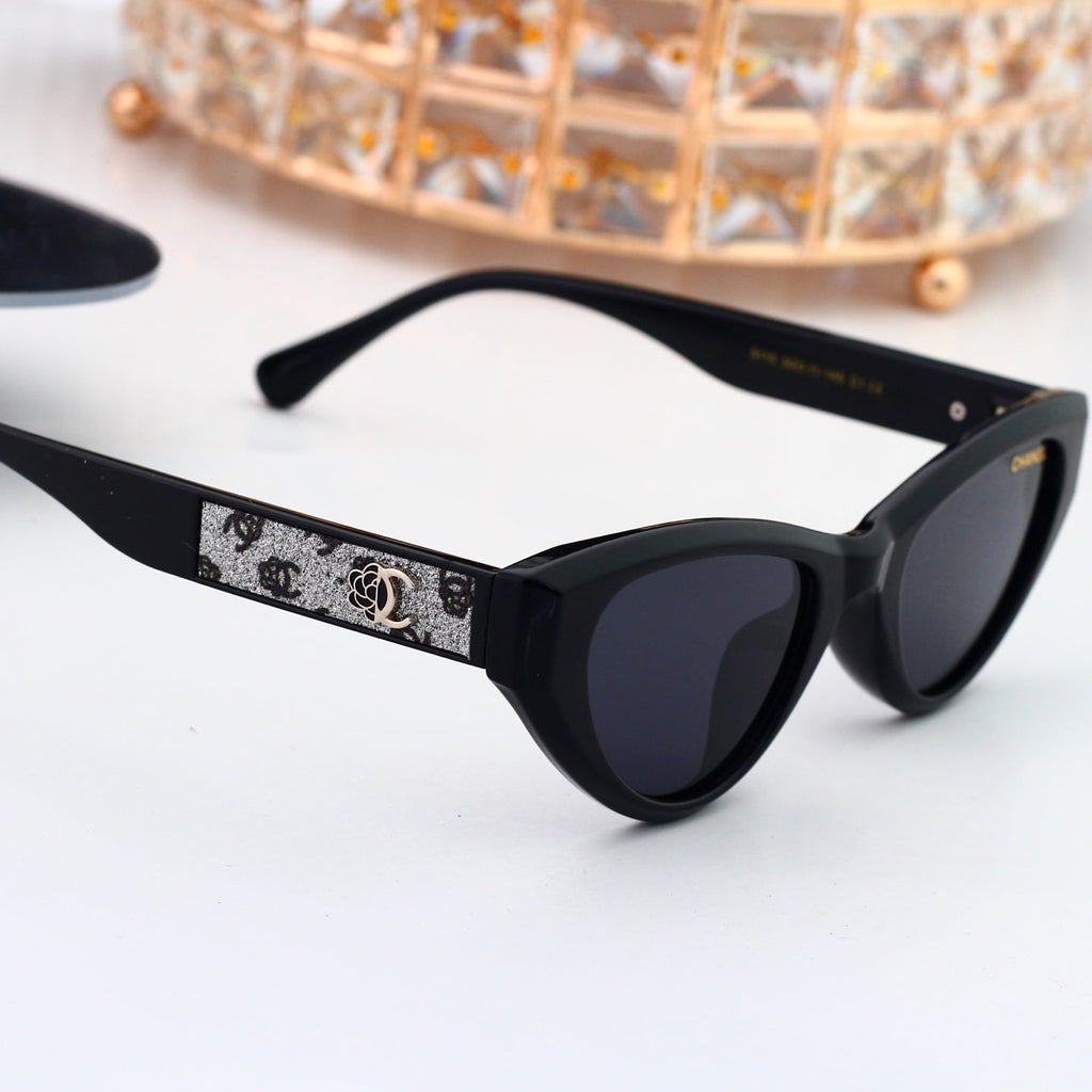 Timeless Iconic Sunglasses Essential