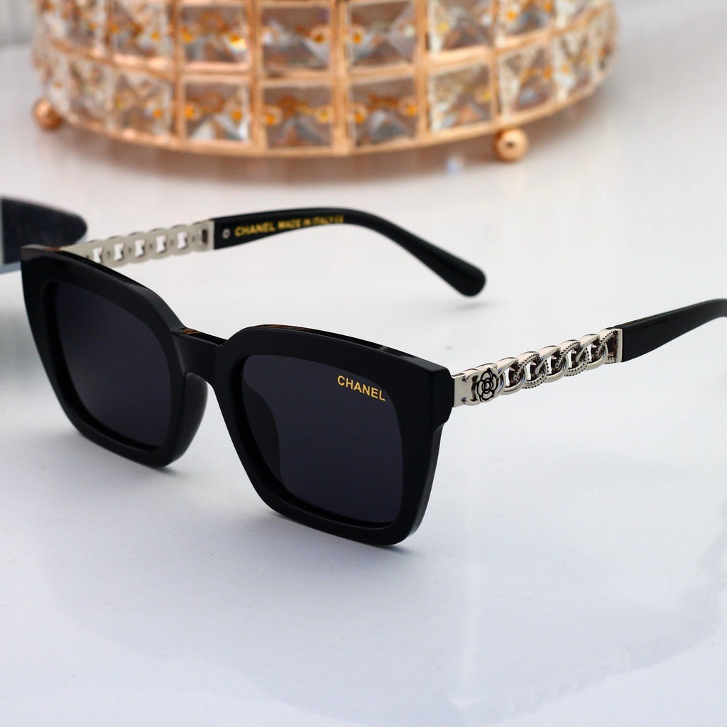 Timeless Trendy Sunglasses Essential