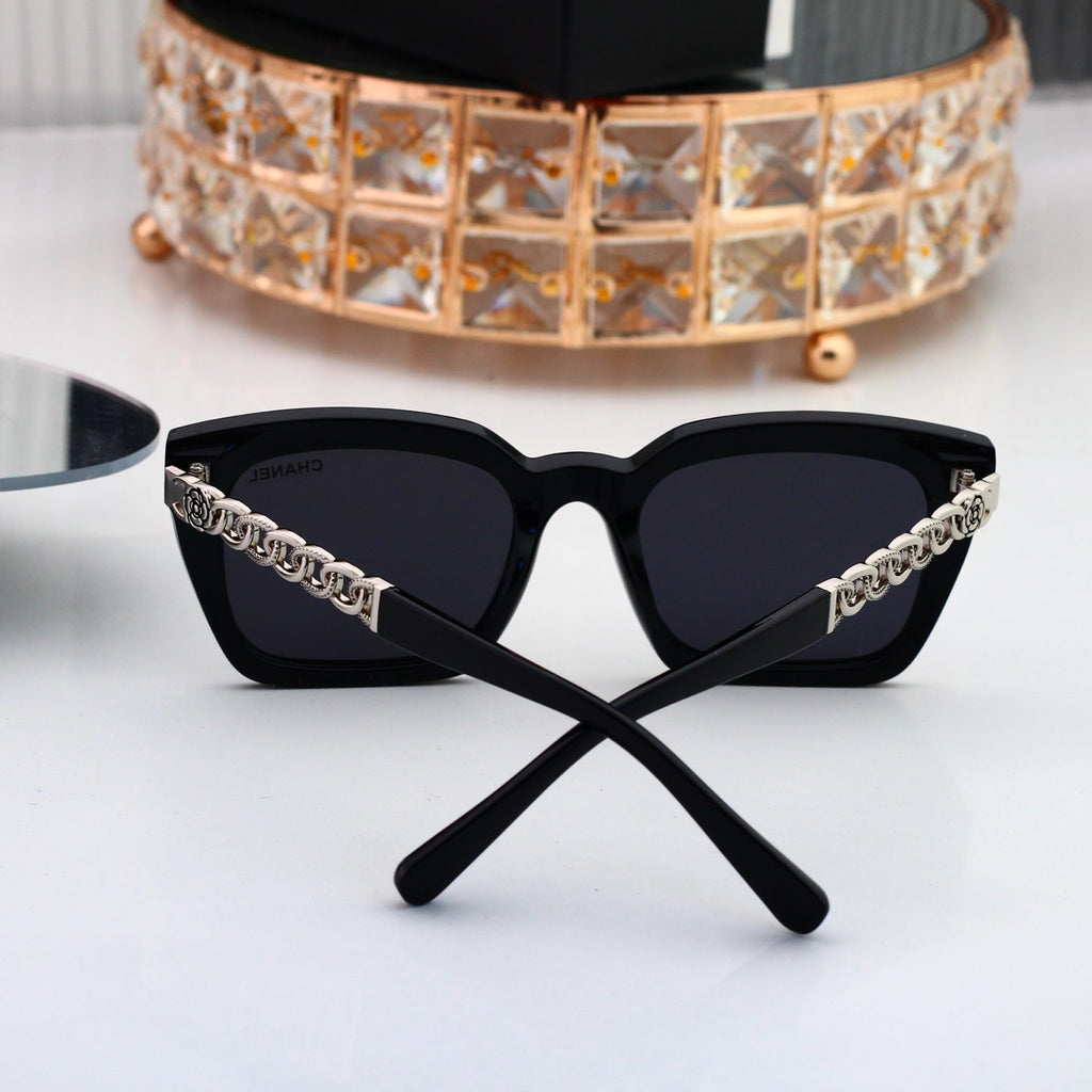 Timeless Trendy Sunglasses Essential