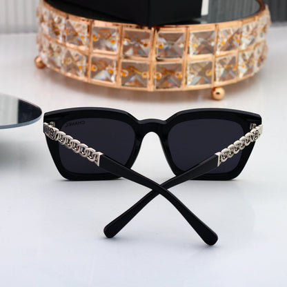 Timeless Trendy Sunglasses Essential