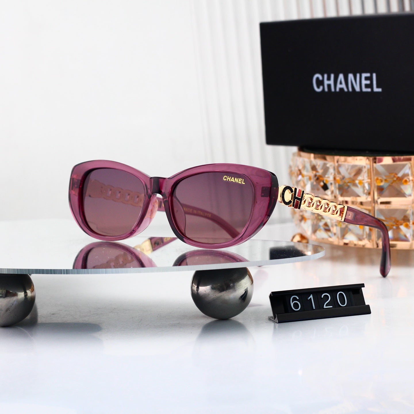 Chic Iconic Sun Glasses Now