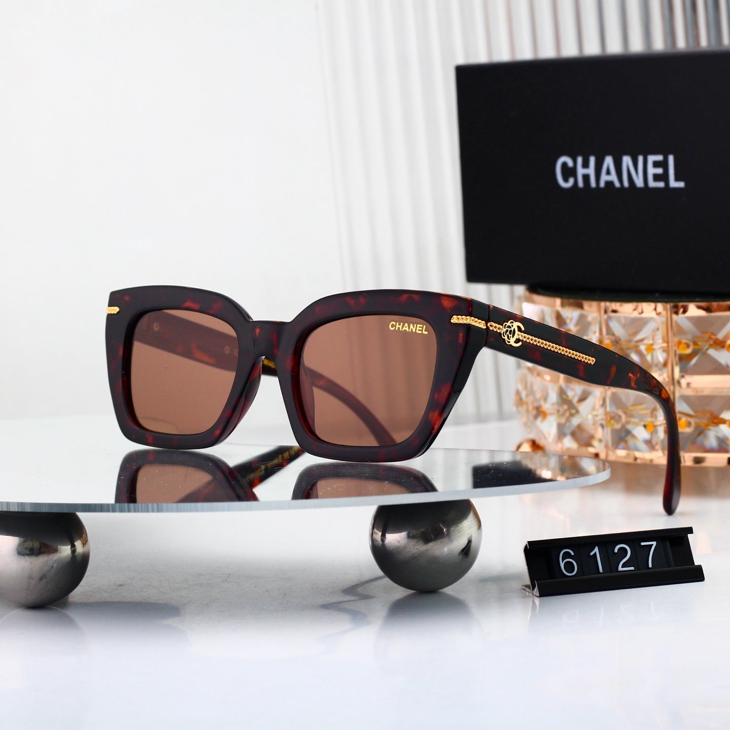 Iconic Trend Sun Shades Pick