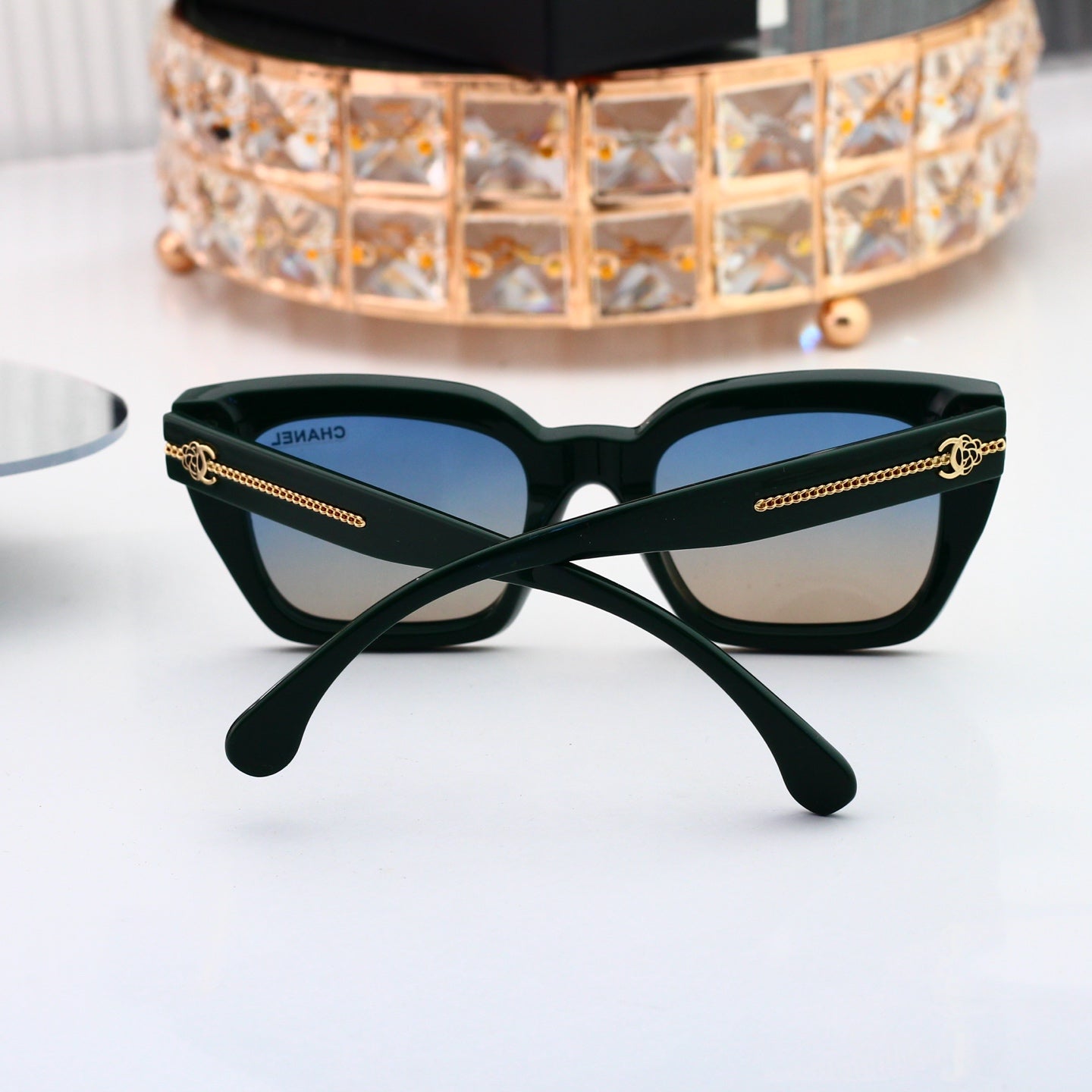 Iconic Trend Sun Shades Pick