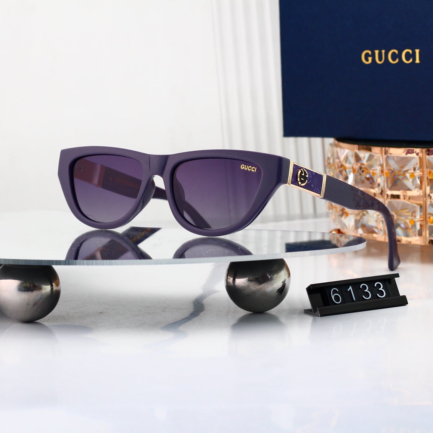 Chic Trendy Sunglasses Must-Have