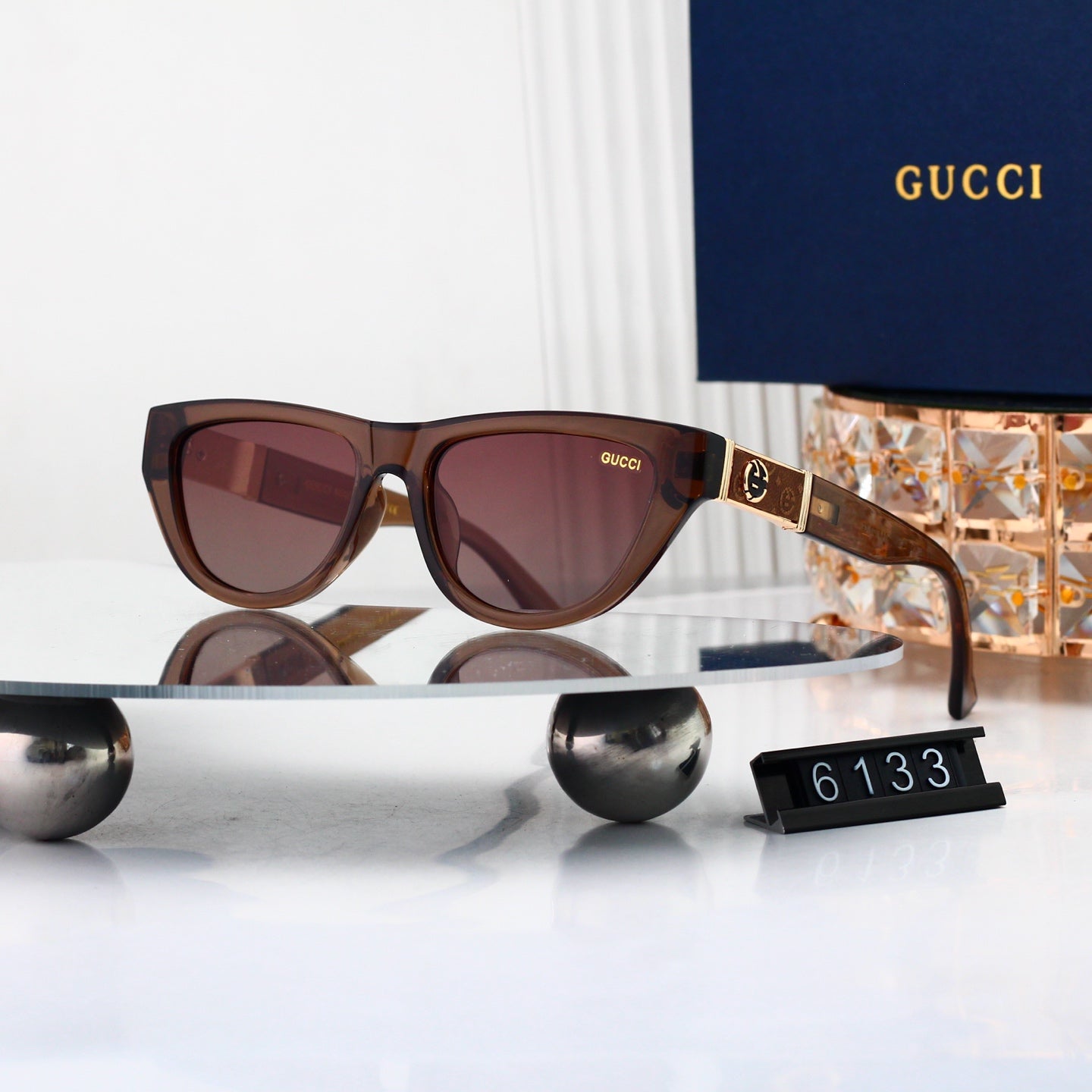 Chic Trendy Sunglasses Must-Have