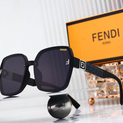Trendy Chic Sunglasses Pick