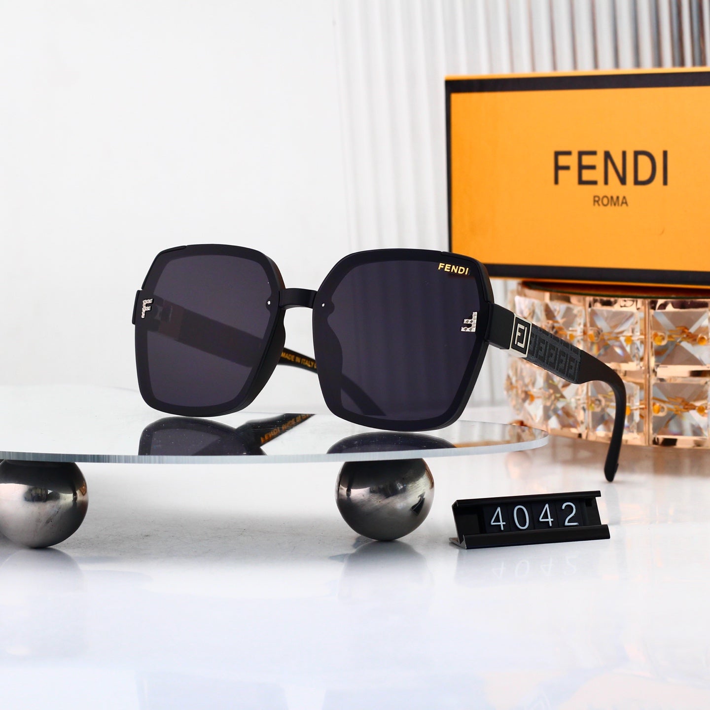 Trendy Chic Sunglasses Pick