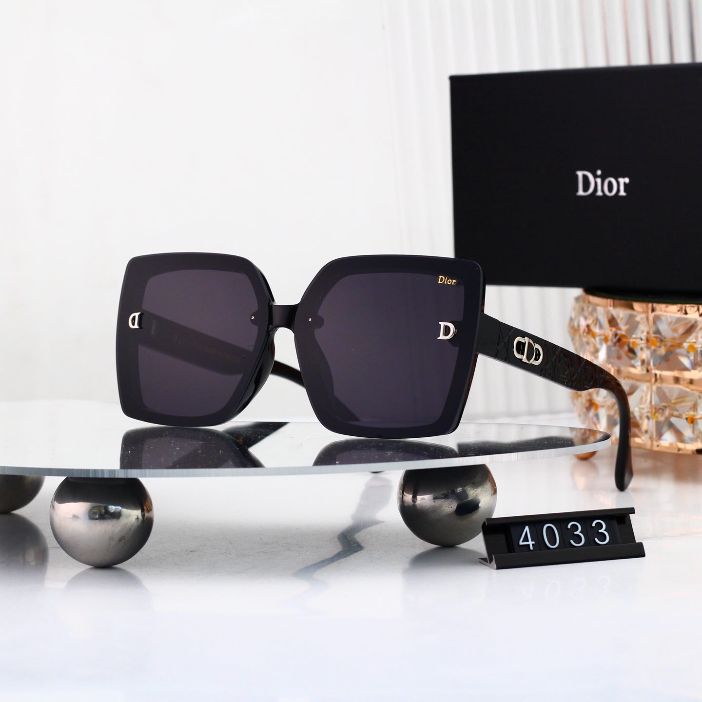 Iconic Fashion Sunglasses Pick