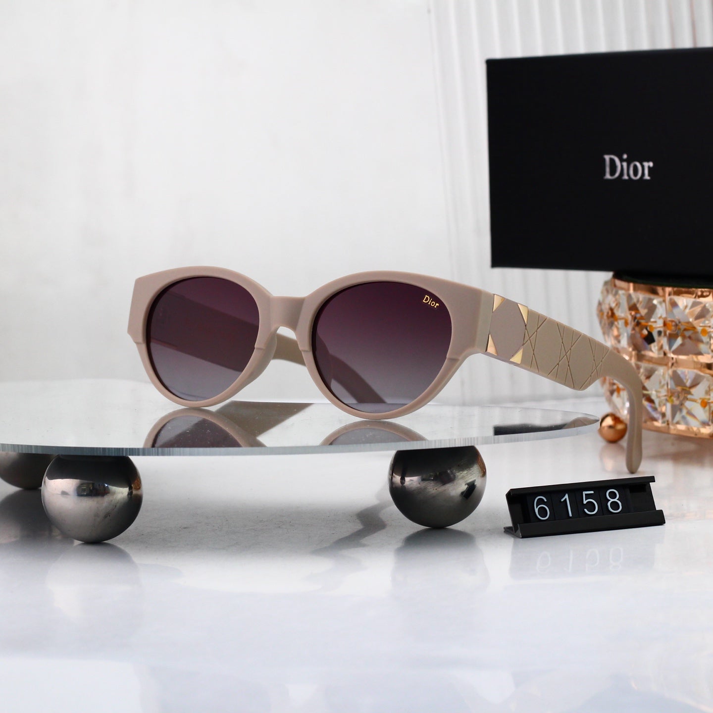 Classic Chic Sun Shades Now