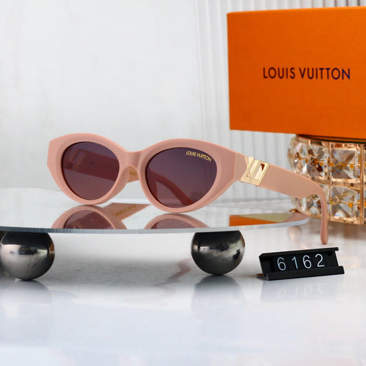 Timeless Sunglasses: Trendy Touch