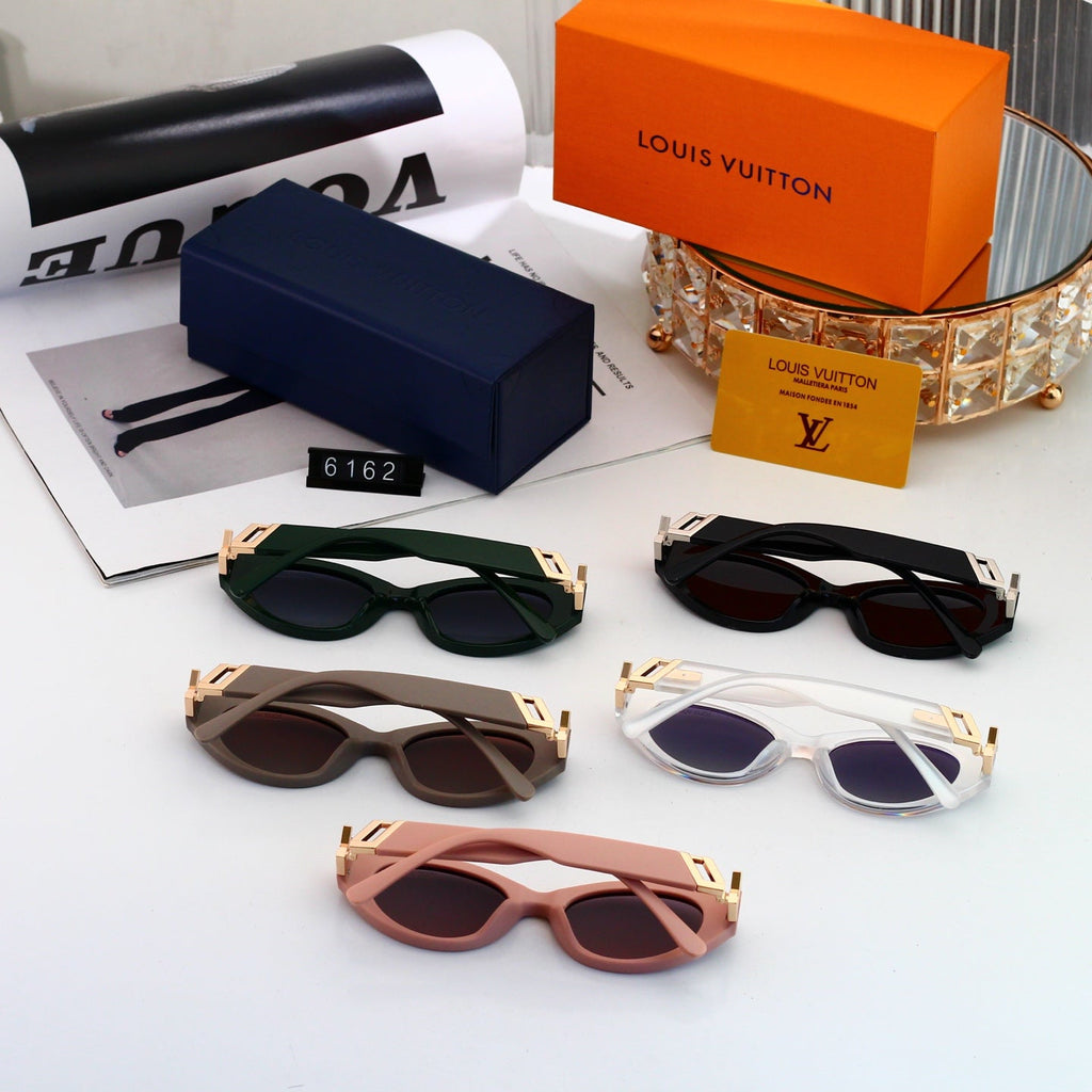 Timeless Sunglasses: Trendy Touch