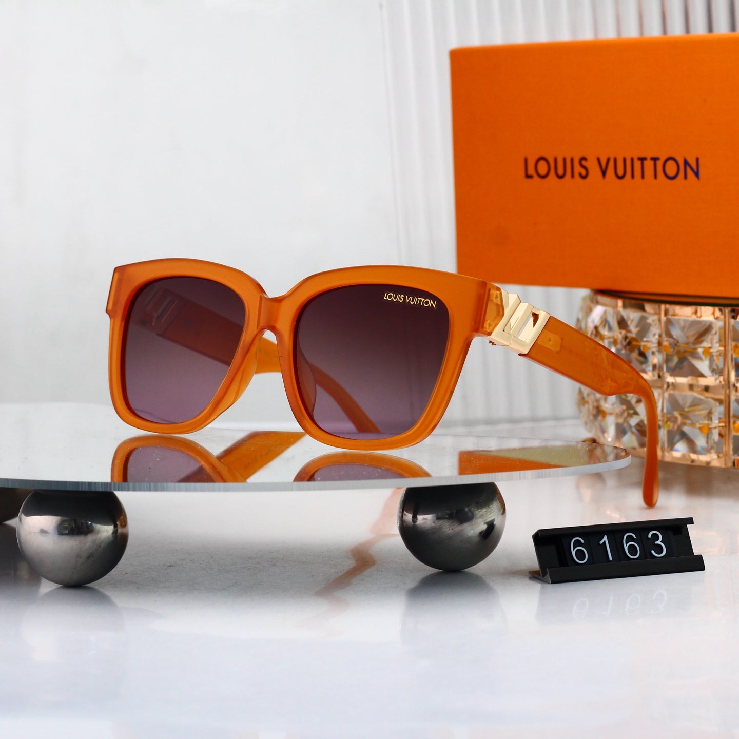 Versatile Shades: Classic & Trendy