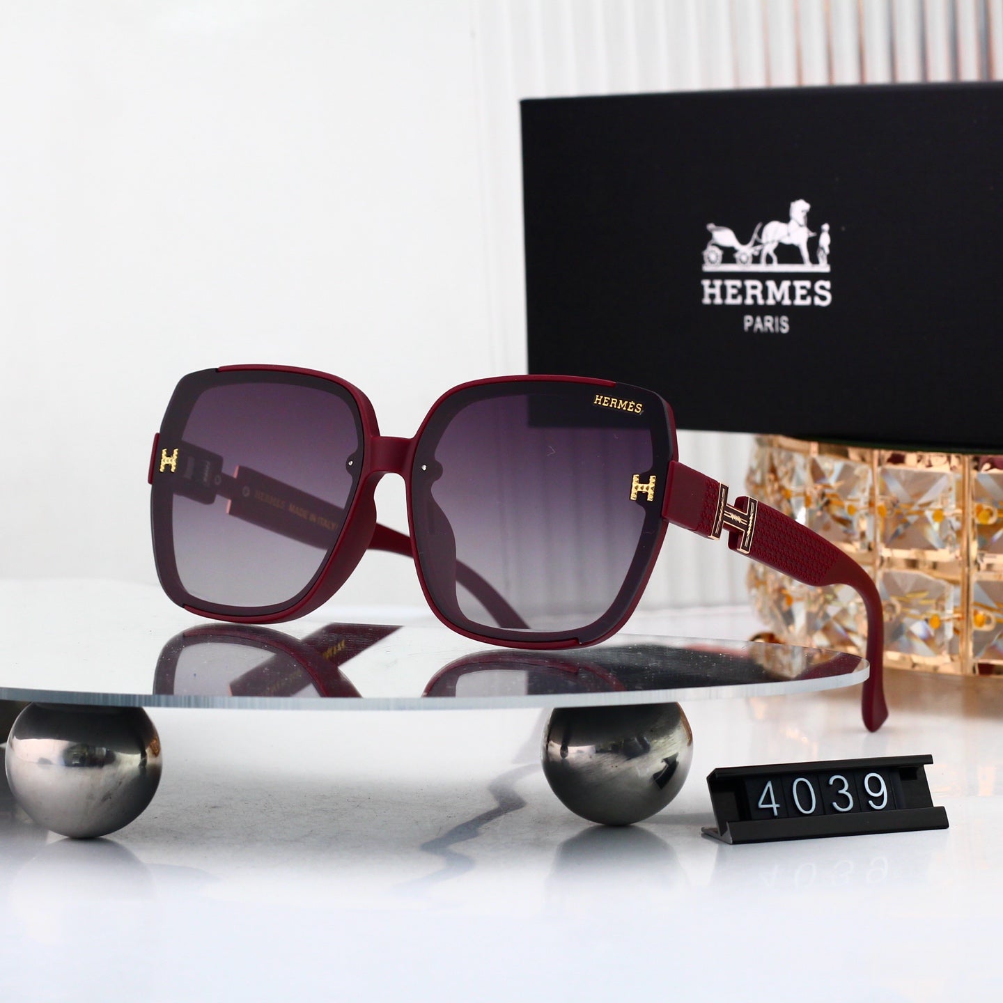 Classic Sun Glasses: Versatile Cool