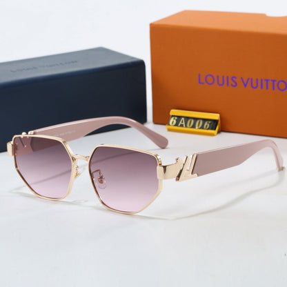 Iconic Chic Sun Glasses Must-Have
